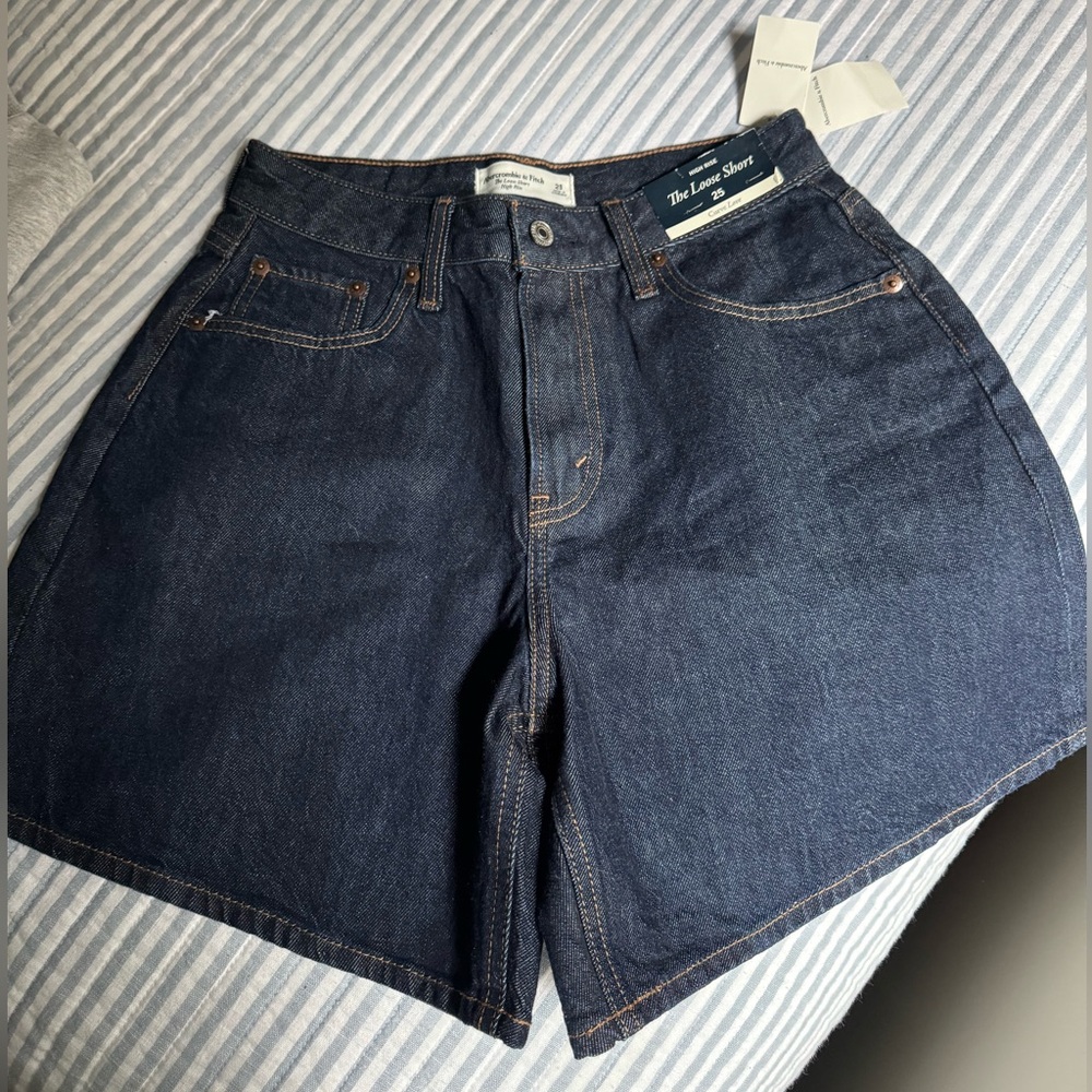 Abercrombie Curve Love High Rise Loose Short - Picture 3 of 6
